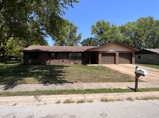 312 Weatherstone Dr, Belleville, IL 62221