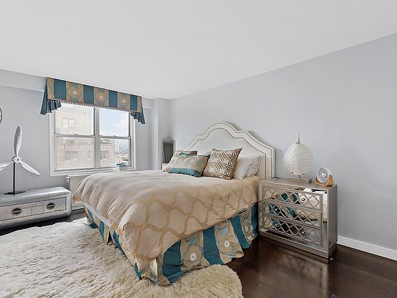 3rd image of 142 E 16th St APT 19D