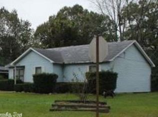 718 E Rosehill St, Hope, AR 71801