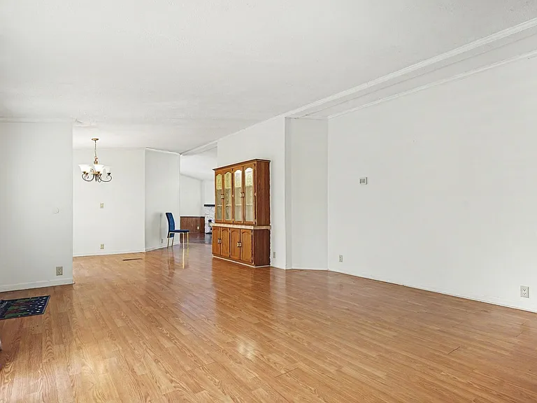 4705 Pearl Rd — Photo 9