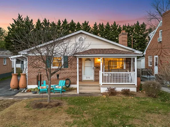 225 Fox Dr, Winchester, VA 22601