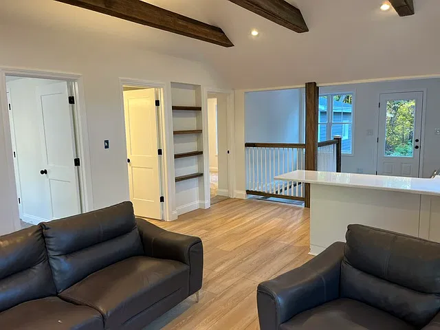 2 bed, 900 sqft, $2,800 — Photo 3