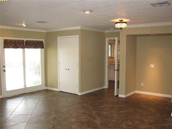 4th image of 808 Laura Ave