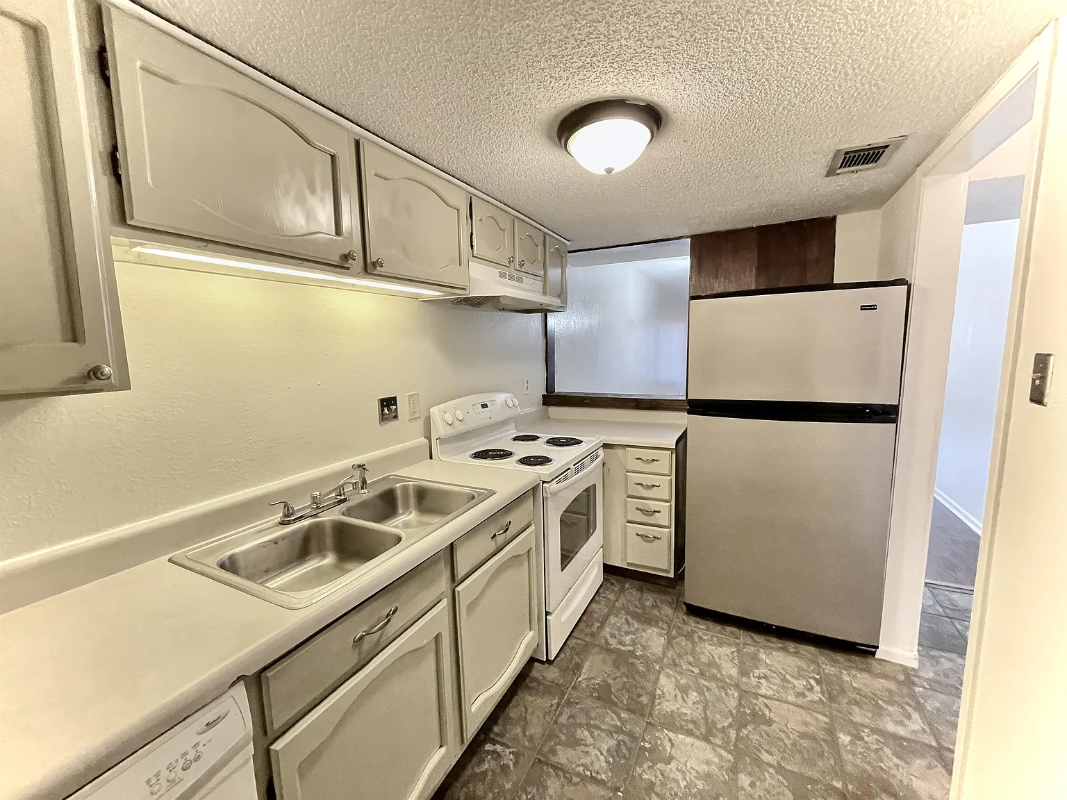 4345 Carter Creek Parkway #3 - 3 — Photo 4