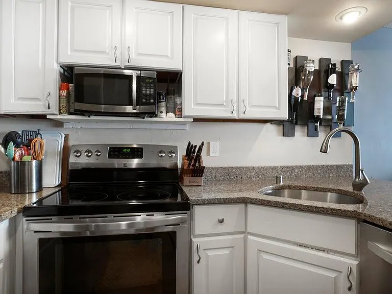 270 E Highland Ave — Photo 6