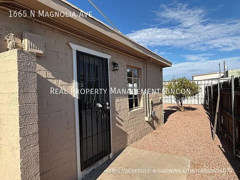 1665 N Magnolia Ave — Photo 1