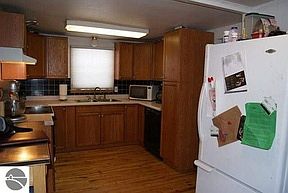 3rd image of 871 Barlow St