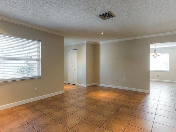 3rd image of 612 Tangerine Dr