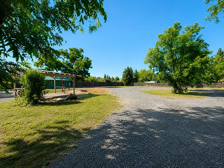 3682 Bay Ave — Photo 46