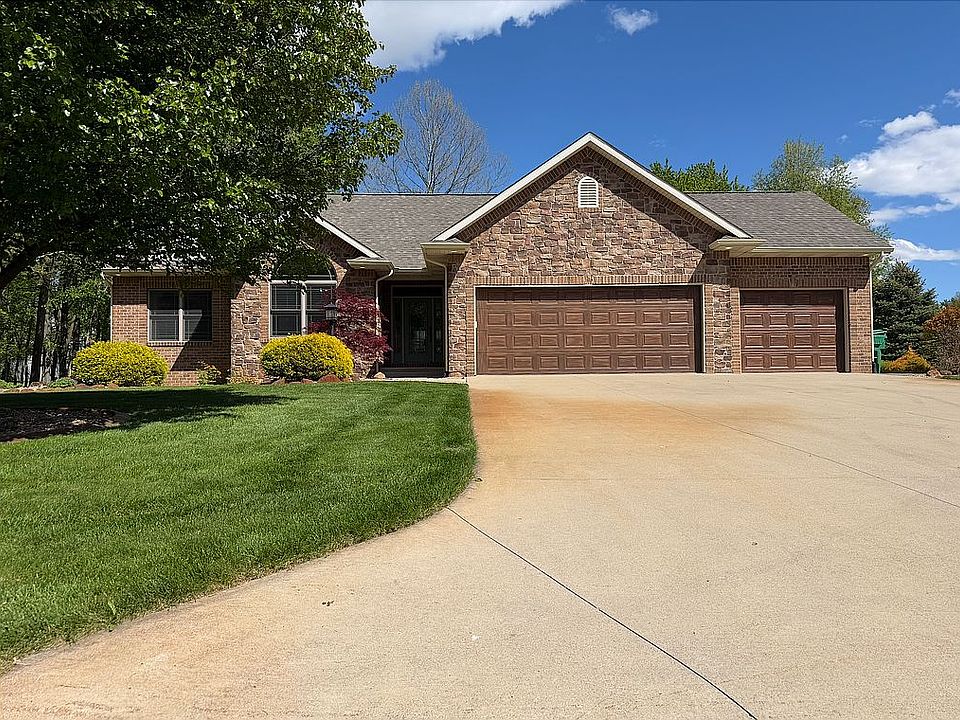 1st image of 21184 Fawn River Ct