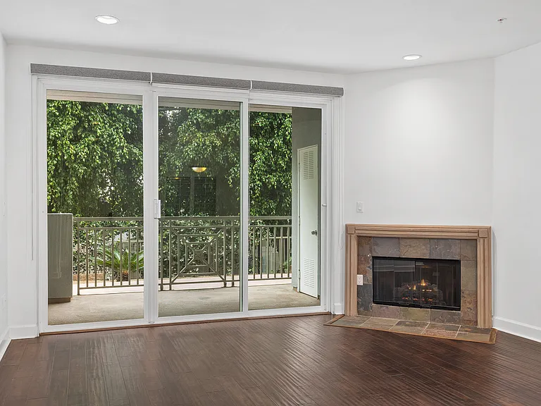 6038 Carlton Way #106 — Photo 4