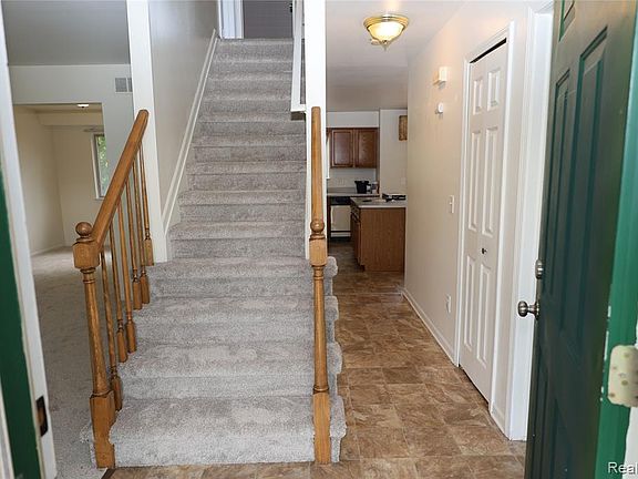 3rd image of 3361 Milcroft Ct