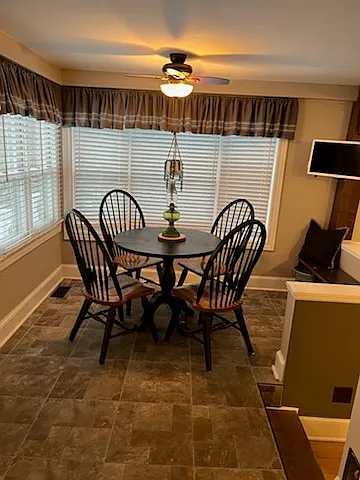 eat in kitchen area