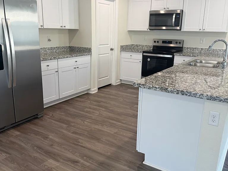 2340 Tapatio Dr — Photo 15