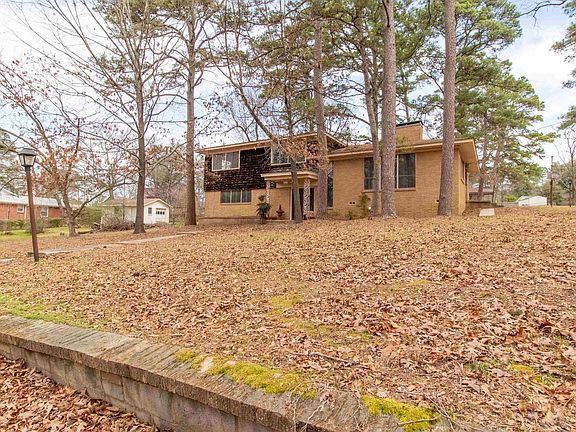 2nd image of 1033 Mimosa St
