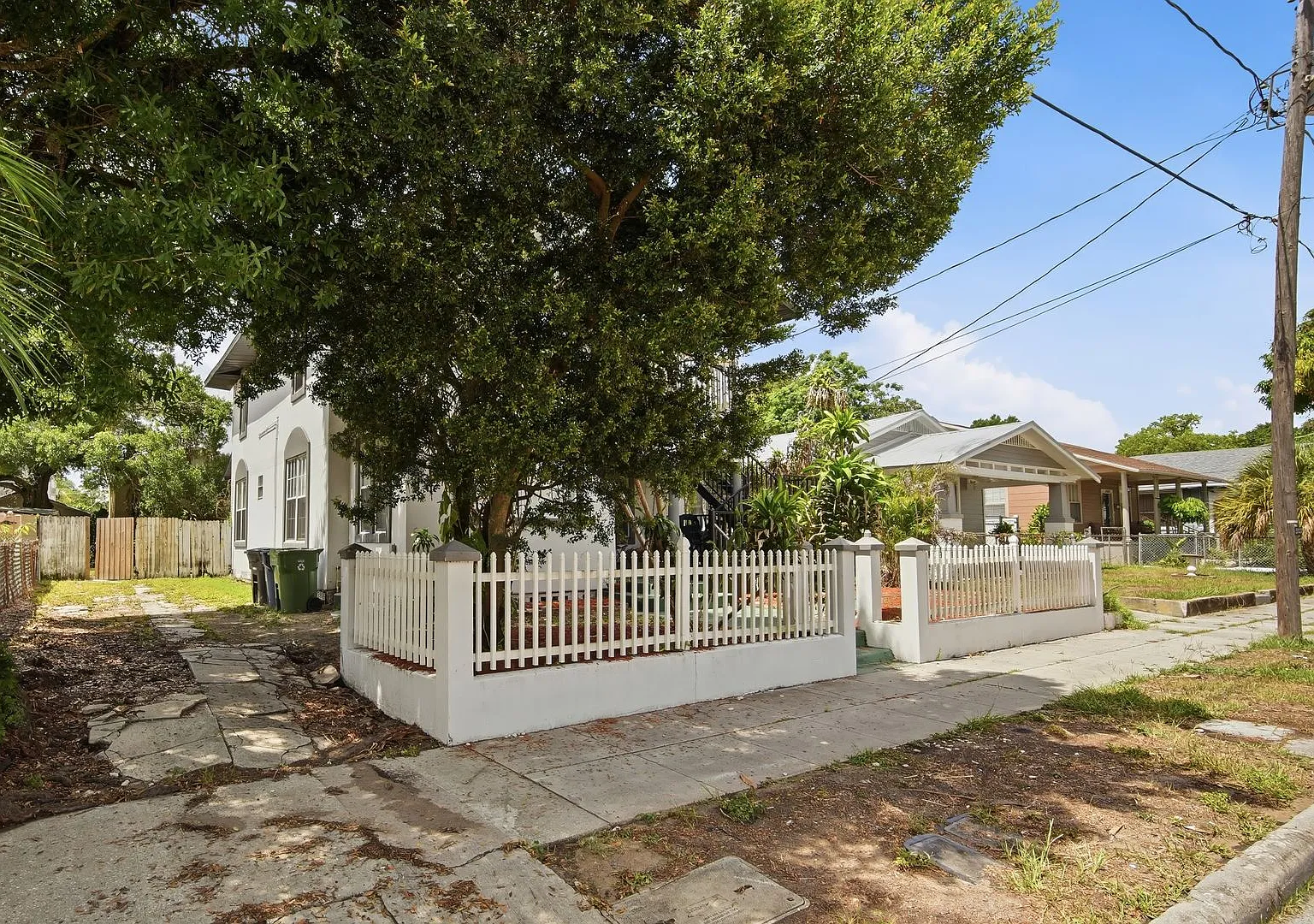 Beautiful remodeled 2nd Floor Condo in Ybor City — Photo 3