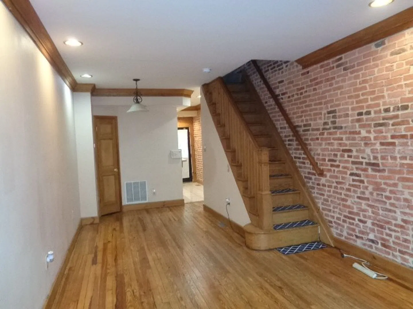 2619 Fleet St. - Cute 2 Bed (possibly 3), 2 Bath Townhouse in Canton — Photo 3