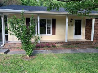 5206 Bayberry Ln, Greensboro, NC 27455