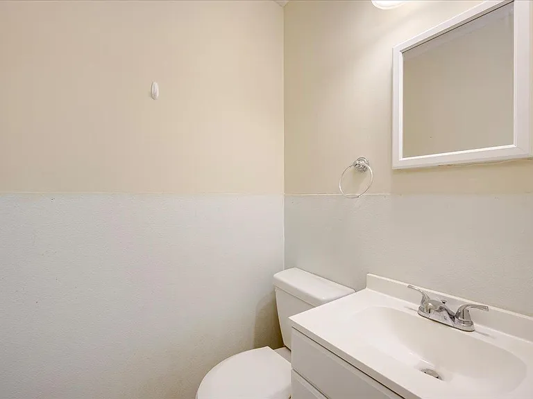 552 Whitehead Dr — Photo 17