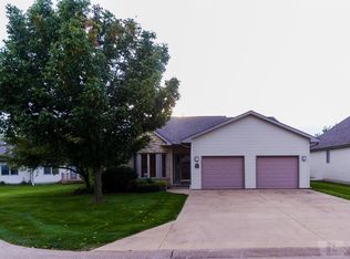 5578 Chip Shot Dr, Burlington, IA