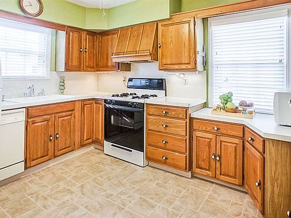 5th image of 1610 McKinley Ave