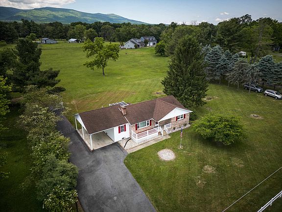 3rd image of 231 Howardsville Tpke
