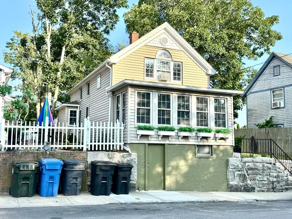 28 Grand Street, New London, CT 06320