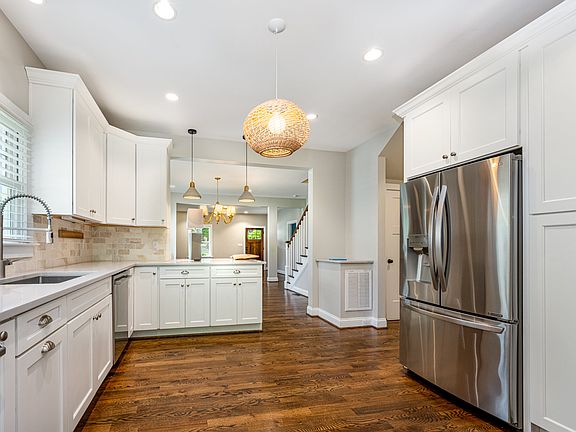 Luxurious open concept kitchen