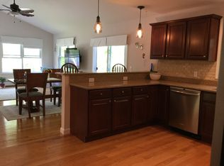 160 Parkwood Dr, Kingston, RI 02881