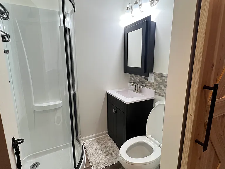Full Bath 2