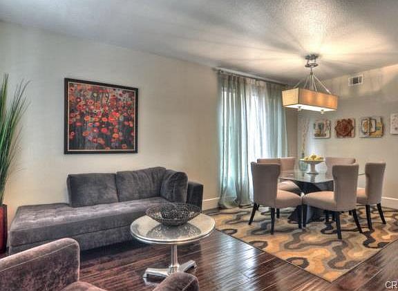 3rd image of 28 Sunbury Dr