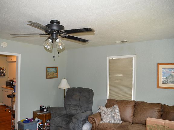 3rd image of 2613 W Lombard Street