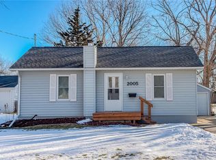 2005 E 24th St, Des Moines, IA 50317