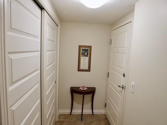 2nd image of 4614A Lakeshore Dr #204