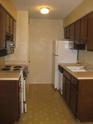 2nd image of 401 12th Ave SE APT 230