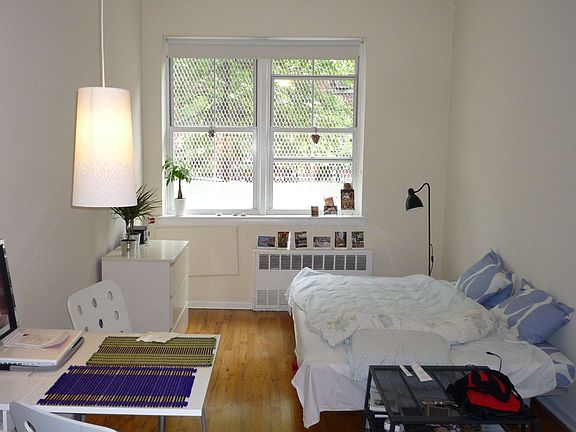 3rd image of 242 E 89th St APT D