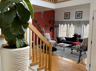 8 Dickerson Rd, Cortlandt Manor, NY 10567