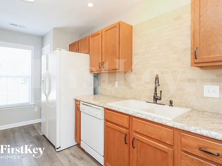 2648 Wynbrook Dr — Photo 6