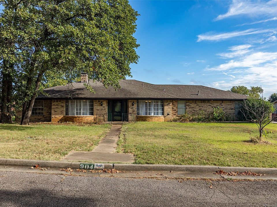 1st image of 904 Briarwood Pl