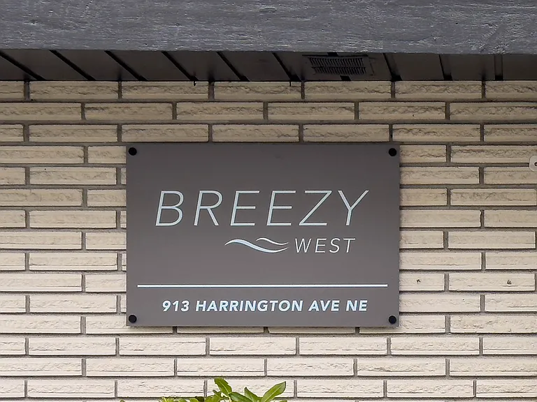 Breezy West — Photo 6