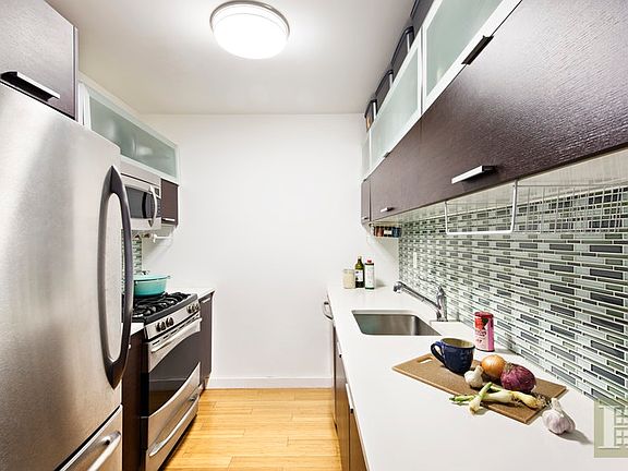 3rd image of 2021 1st Ave APT 2B