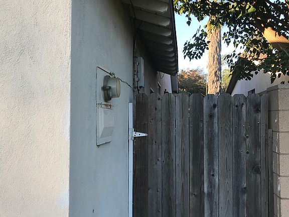 4th image of 11827 Lemay St