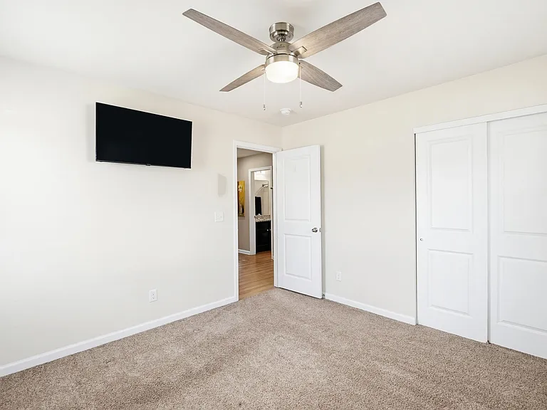 320 Honeycomb Ln — Photo 18