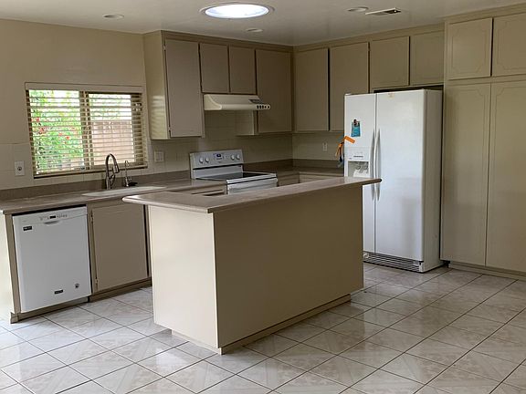 5th image of 3724 Dundale Dr