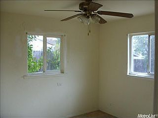 5th image of 3817 Lowry Dr
