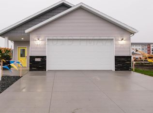 3210 10th St N, Fargo, ND 58102