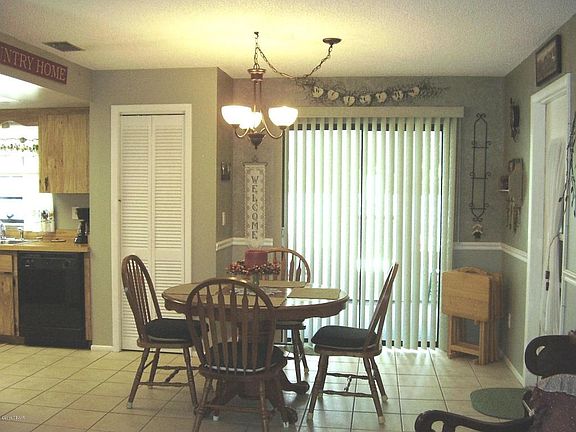 4th image of 1399 Dexter Dr N