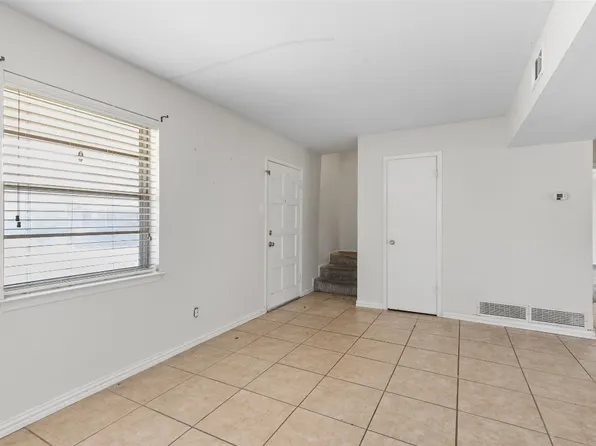 1417 Carroll Dr, Garland, TX 75041