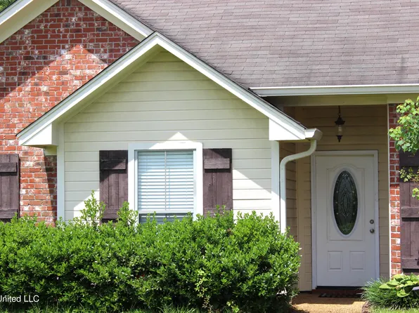 900 Clubhouse Dr, Pearl, MS 39208