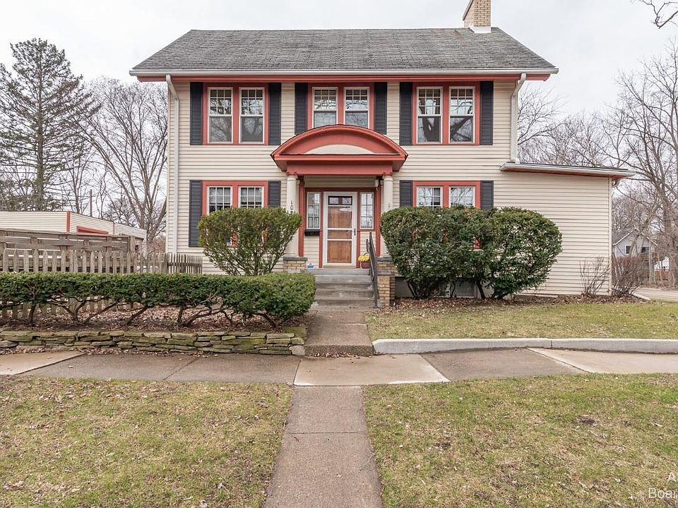 1st image of 102 Crest Ave
